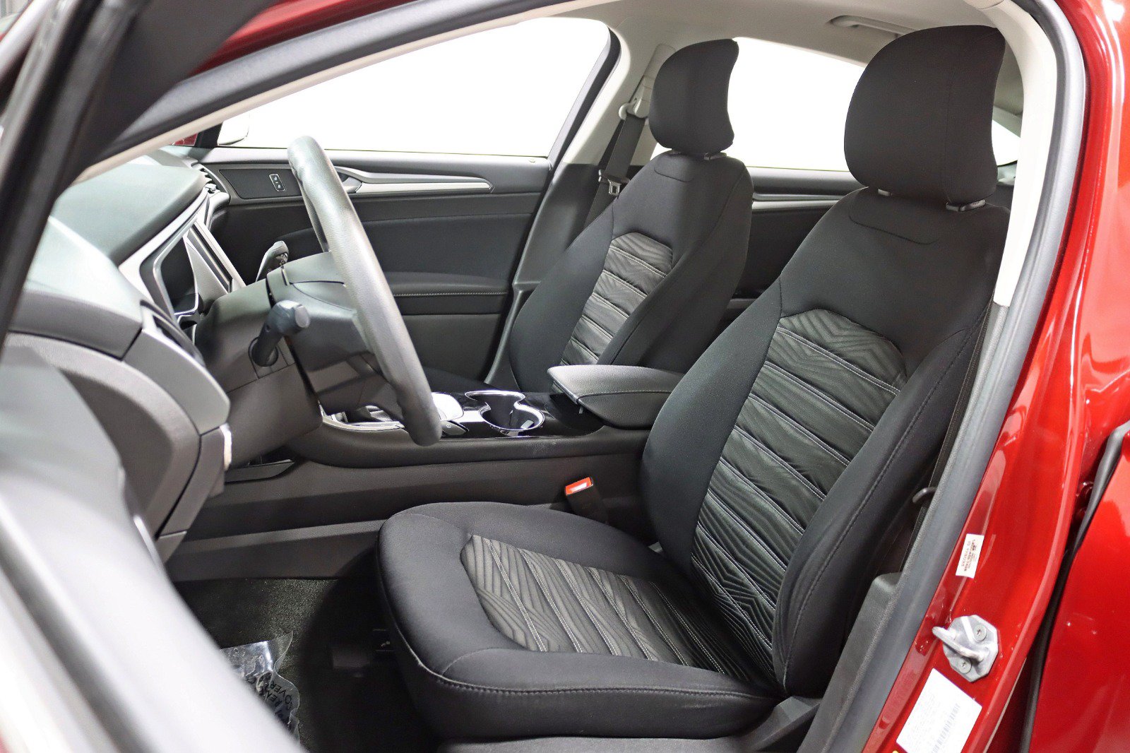 Used 2016 Ford Fusion SE FWD image 20