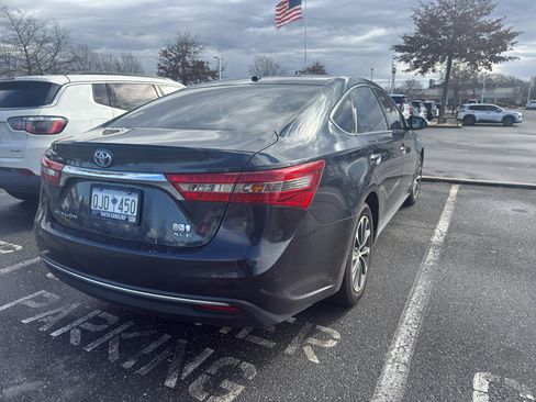 Used 2016 Toyota Avalon XLE Premium image 4