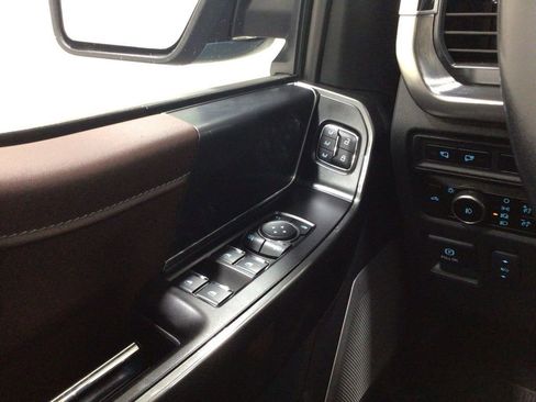 Used 2023 Ford F150 Lariat w/ Equipment Group 502A High image 17