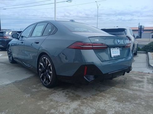 New 2026 BMW i5 M60 w/ Premium Package AWD/4WD image 7