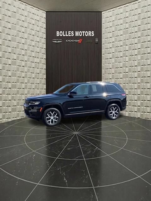 Certified 2025 Jeep Grand Cherokee Limited AWD/4WD image 9