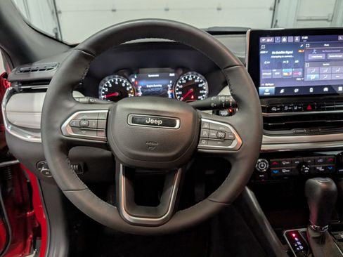 Used 2023 Jeep Compass Limited image 16