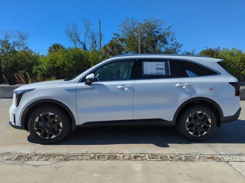 New 2026 Kia Sorento S image 5