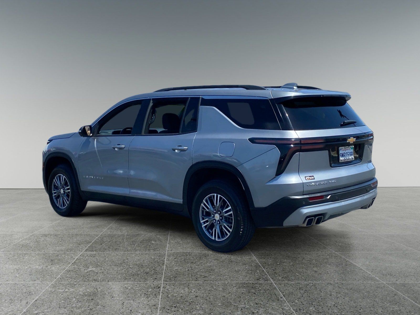 Used 2024 Chevrolet Traverse LT AWD/4WD image 3
