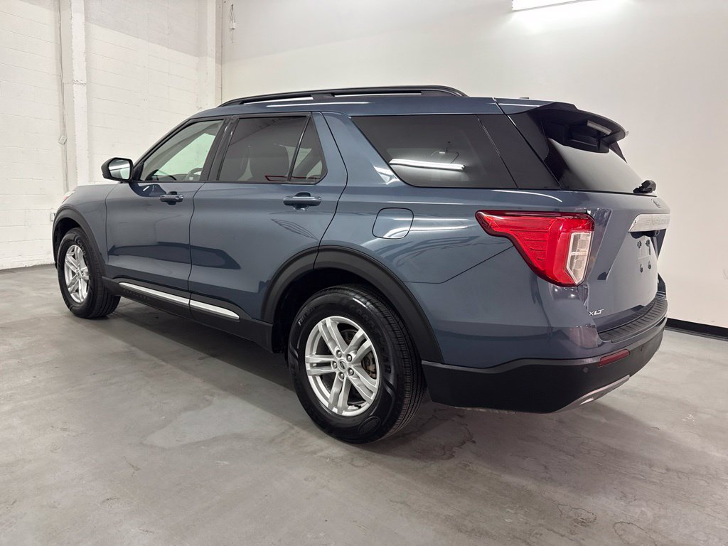 Used 2021 Ford Explorer XLT w/ Equipment Group 202A AWD/4WD image 7