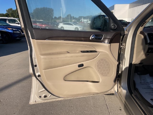 Used 2014 Jeep Grand Cherokee Overland AWD/4WD image 20