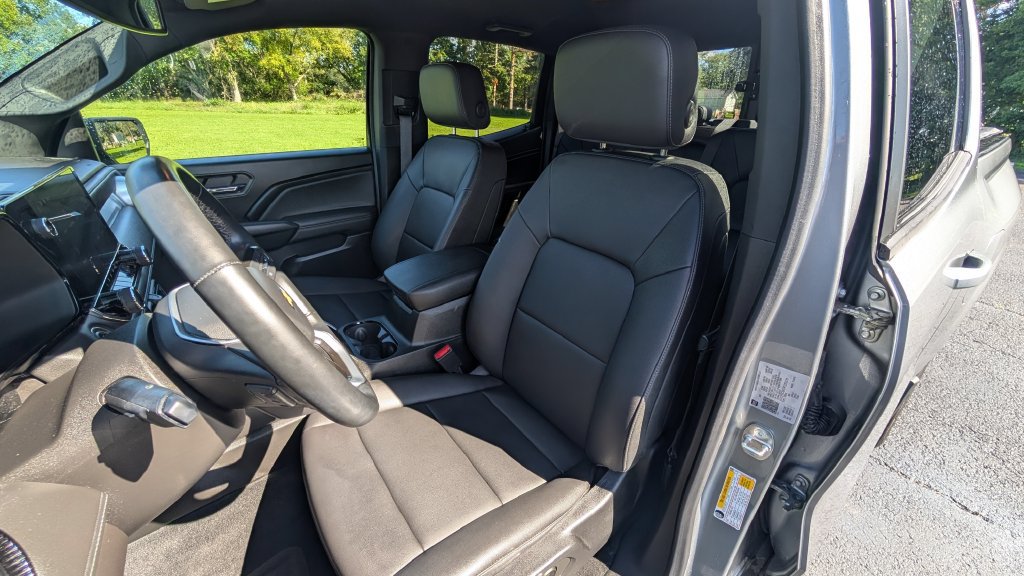 Used 2023 Chevrolet Colorado LT w/ LT Convenience Package III AWD/4WD image 13