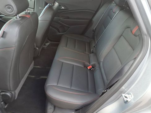 Used 2024 Chevrolet Trax RS w/ Sunroof Package FWD image 13