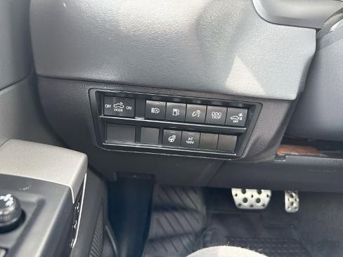 Used 2024 Toyota Tundra Platinum w/ TRD Off-Road Package AWD/4WD image 18