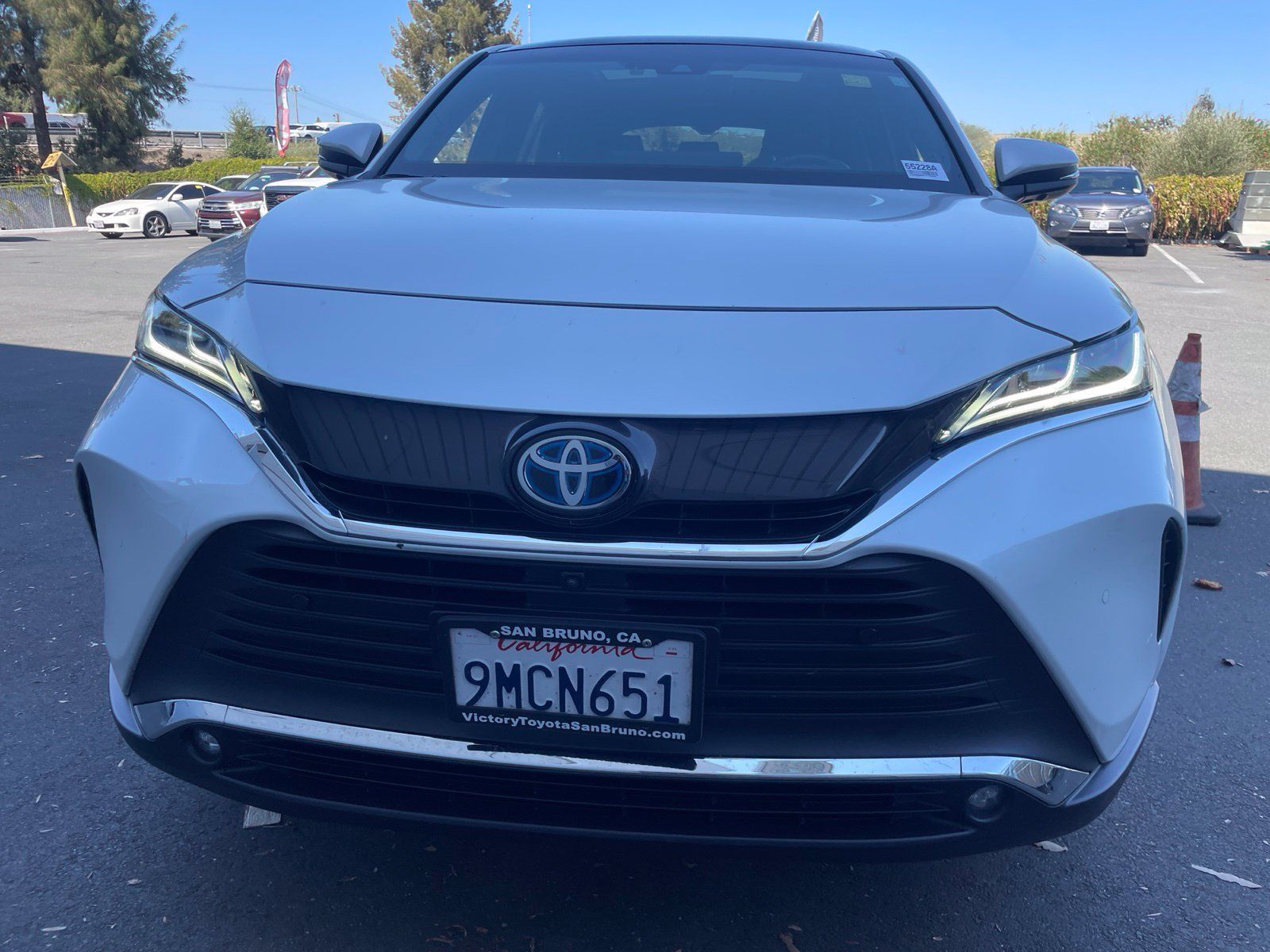 Used 2024 Toyota Venza AWD/4WD image 4