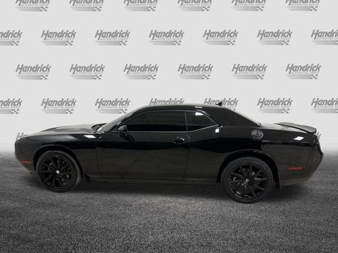 Used 2023 Dodge Challenger SXT w/ Plus Package image 7