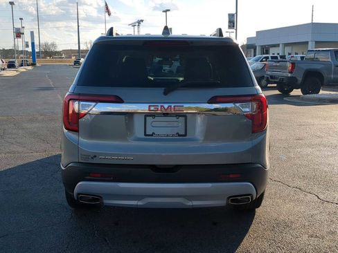 Used 2023 GMC Acadia SLT w/ Preferred Package image 7
