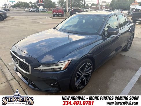 Used 2020 Volvo S60 T5 R-Design w/ Advanced Package FWD image 3