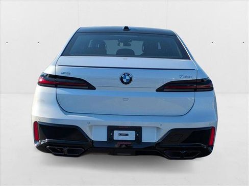 New 2025 BMW 760i xDrive image 8