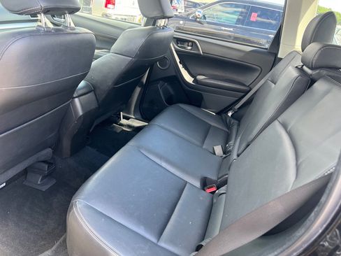 Used 2016 Subaru Forester 2.5i Limited AWD/4WD image 9