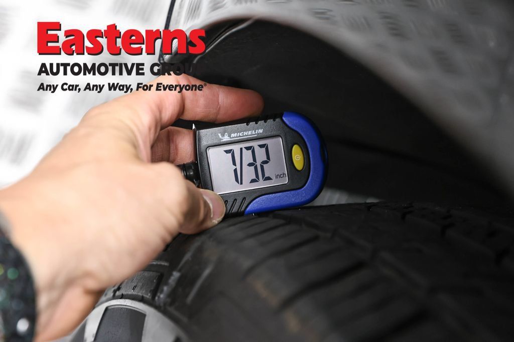 Used 2023 Volvo XC60 B5 Core FWD image 28