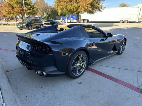 Used 2021 Ferrari 812 GTS image 4