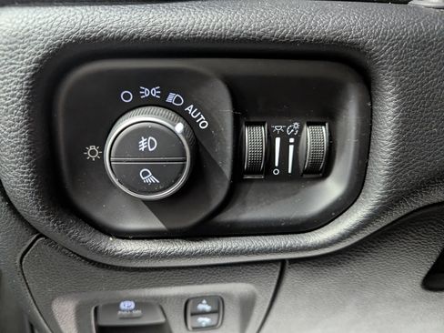 Used 2021 RAM 1500 Laramie w/ Off Road Group image 16