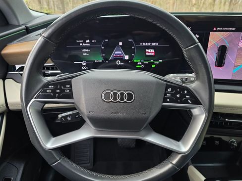 Used 2025 Audi Q6 e-tron Premium Plus image 29