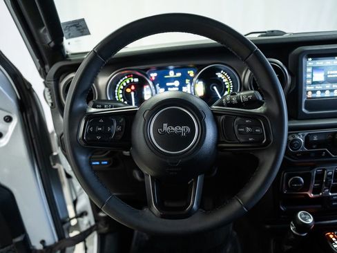 Used 2023 Jeep Wrangler Unlimited image 35