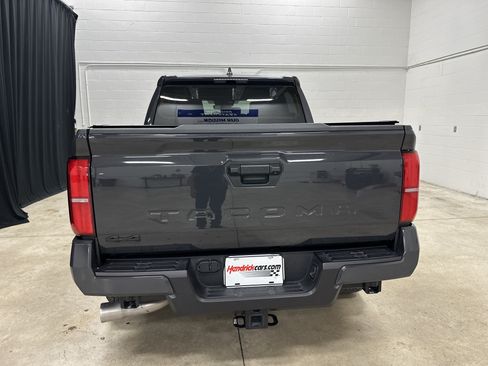 Used 2024 Toyota Tacoma TRD Off-Road AWD/4WD image 9