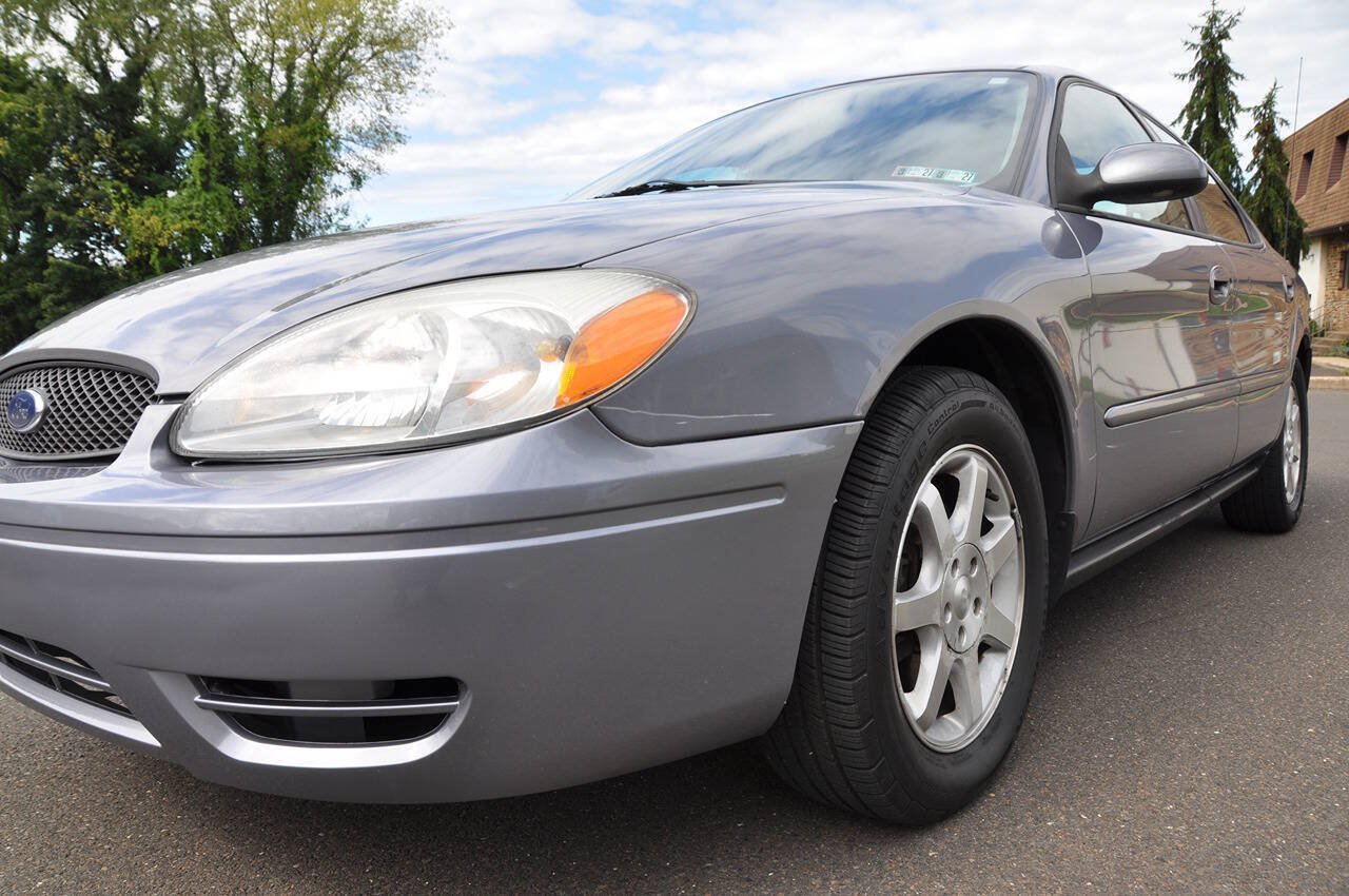 Used 2006 Ford Taurus SEL FWD image 2