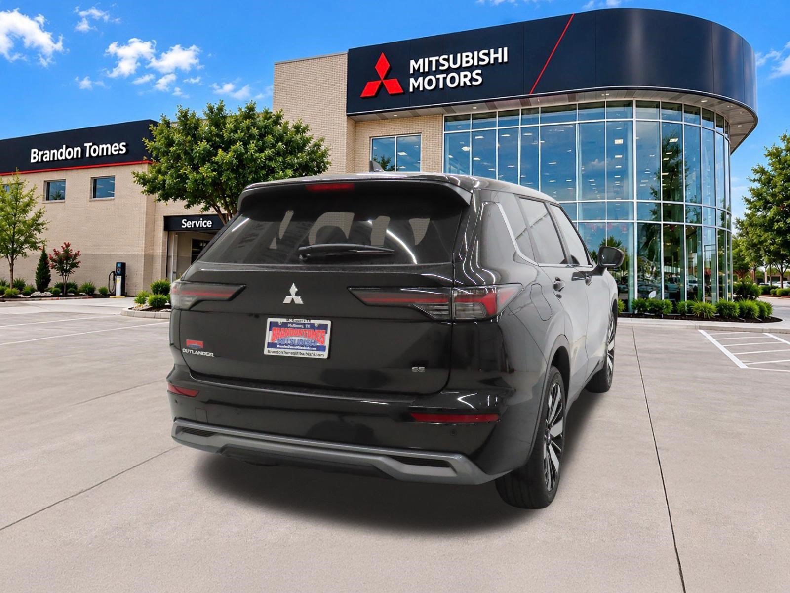 New 2026 Mitsubishi Outlander SE FWD image 3