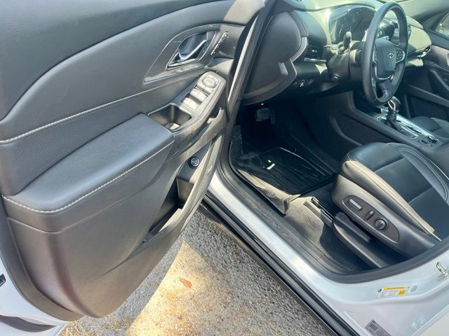 Used 2023 Chevrolet Traverse Premier w/ Redline Edition FWD image 18