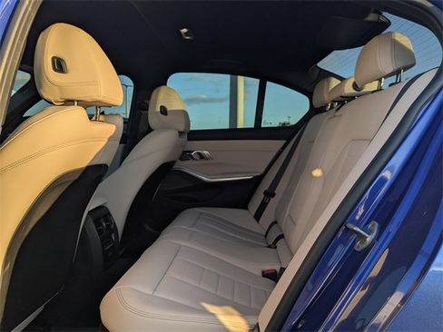 Used 2025 BMW 330i Sedan w/ M Sport Package image 15
