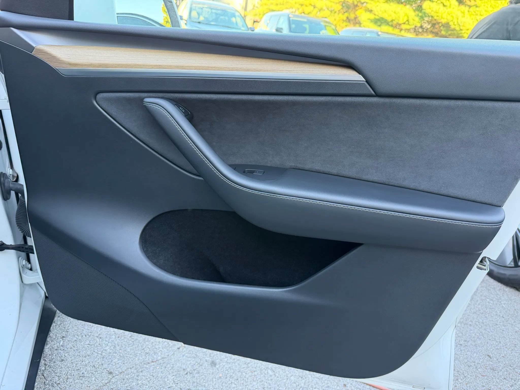 Used 2022 Tesla Model Y Long Range AWD/4WD image 28