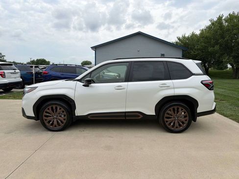 Used 2025 Subaru Forester Sport AWD/4WD image 3