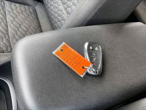 Used 2018 Chevrolet Equinox LT FWD image 12