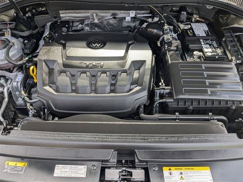 Used 2024 Volkswagen Tiguan Wolfsburg Edition image 32