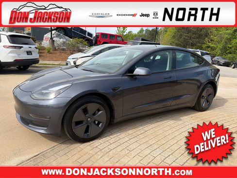 Used 2023 Tesla Model 3 Standard Range image 1