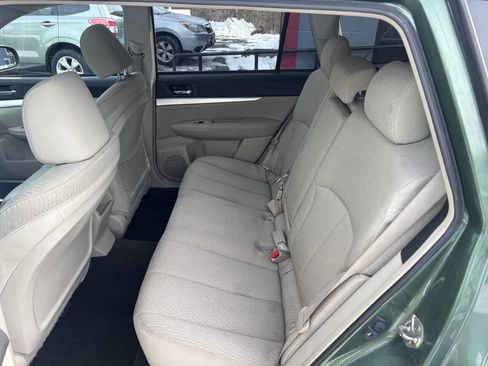 Used 2011 Subaru Outback 2.5i Premium image 11