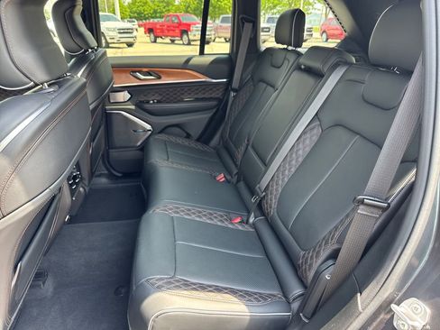 Certified 2022 Jeep Grand Cherokee Summit AWD/4WD image 46