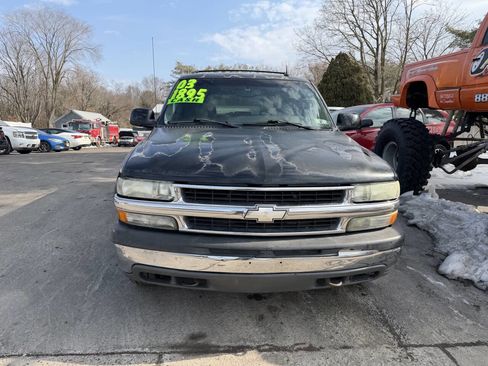Used 2003 Chevrolet Suburban LT w/ LT Preferred Equipment Group image 3