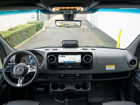New 2026 Mercedes-Benz Sprinter 2500 image 17