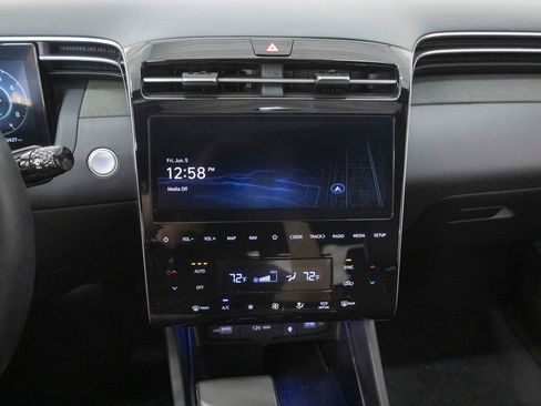 Used 2024 Hyundai Santa Cruz Limited AWD/4WD image 14