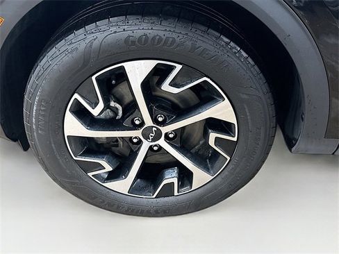Used 2023 Kia Sportage EX image 11