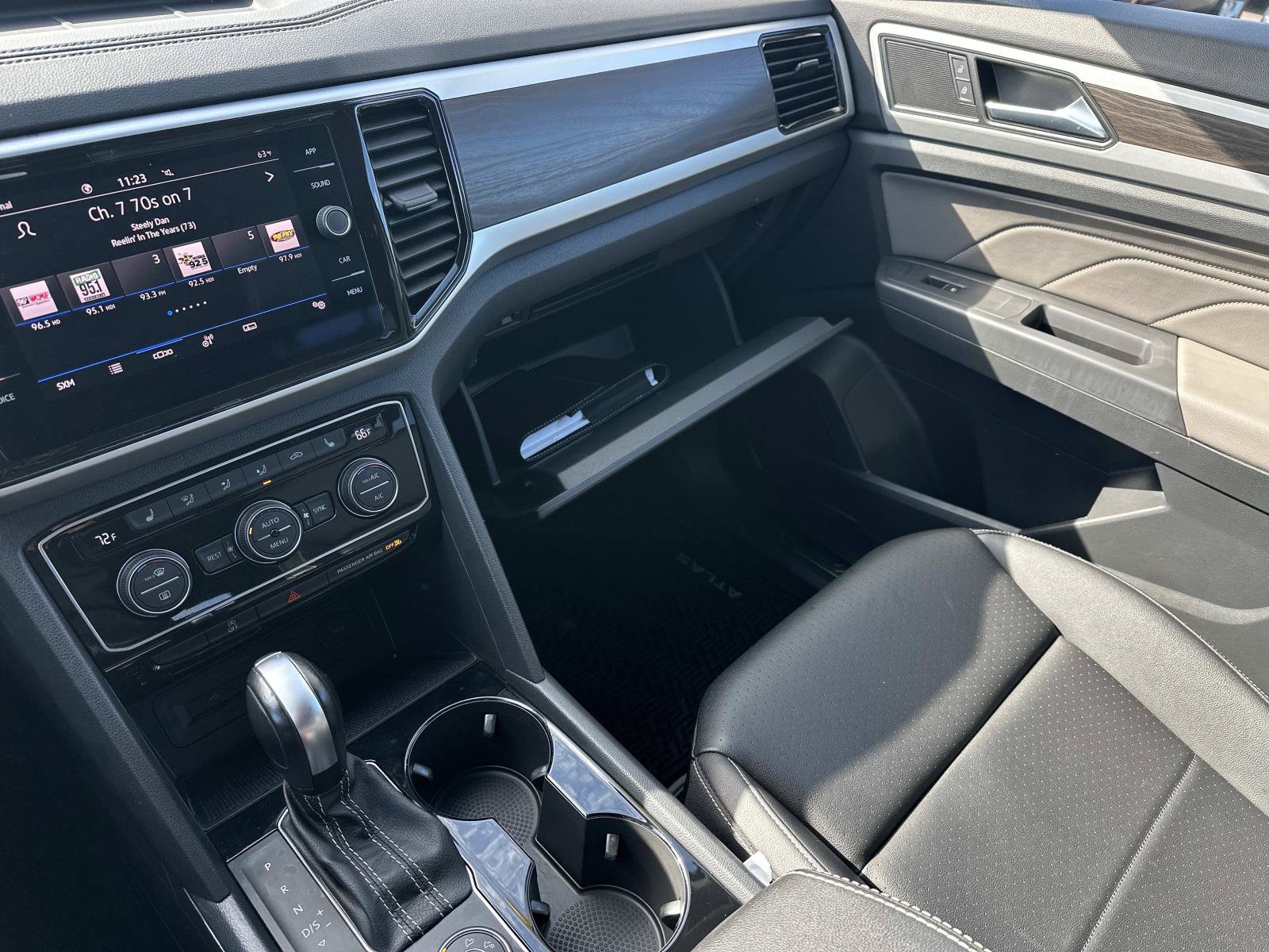 Used 2023 Volkswagen Atlas SE AWD/4WD image 32