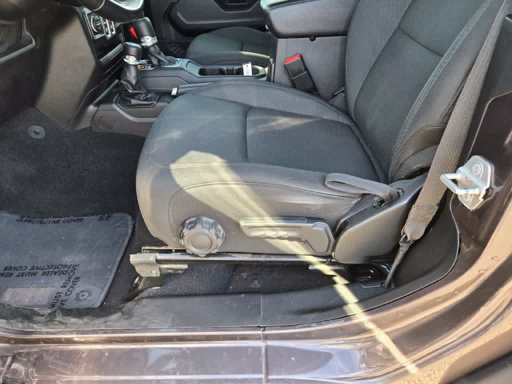 Used 2020 Jeep Wrangler Sport AWD/4WD image 18
