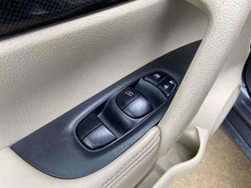 Used 2016 Nissan Rogue SL w/ SL Premium Package image 18