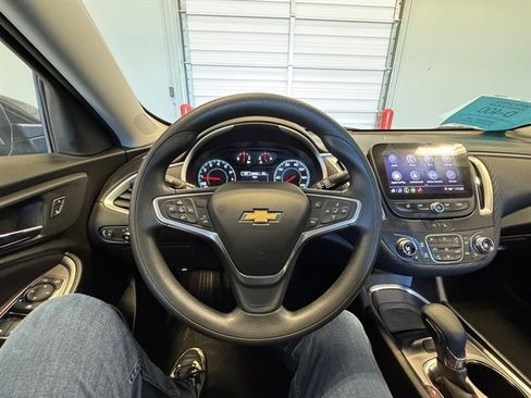 Used 2023 Chevrolet Malibu LT image 17