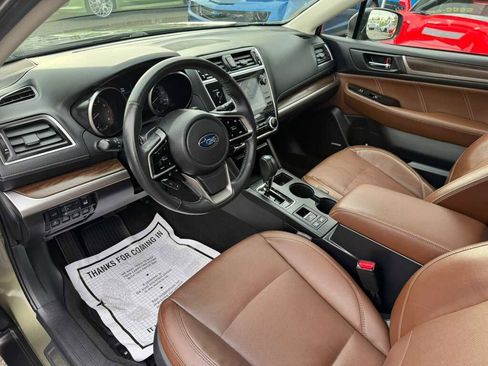 Used 2018 Subaru Outback 2.5i Touring w/ Popular Package #3 image 5