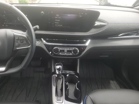 Certified 2025 Buick Envista Sport Touring w/ Convenience I Package FWD image 11