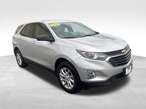 Used 2019 Chevrolet Equinox LS w/ LS Convenience Package AWD/4WD image 10