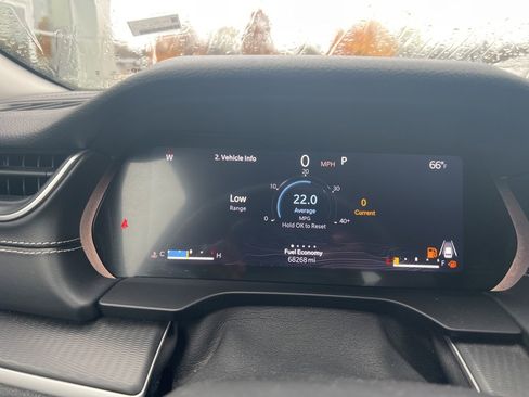 Used 2023 Jeep Grand Cherokee L Laredo image 15