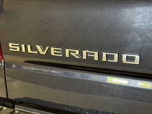 Used 2022 Chevrolet Silverado 1500 High Country w/ Z71 Off-Road Package AWD/4WD image 33