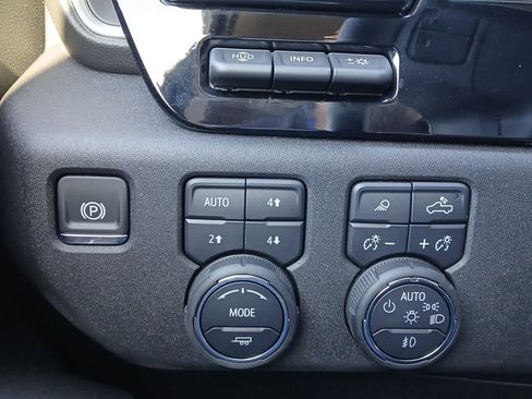 Used 2025 Chevrolet Silverado 3500 LTZ w/ LTZ Plus Package image 20